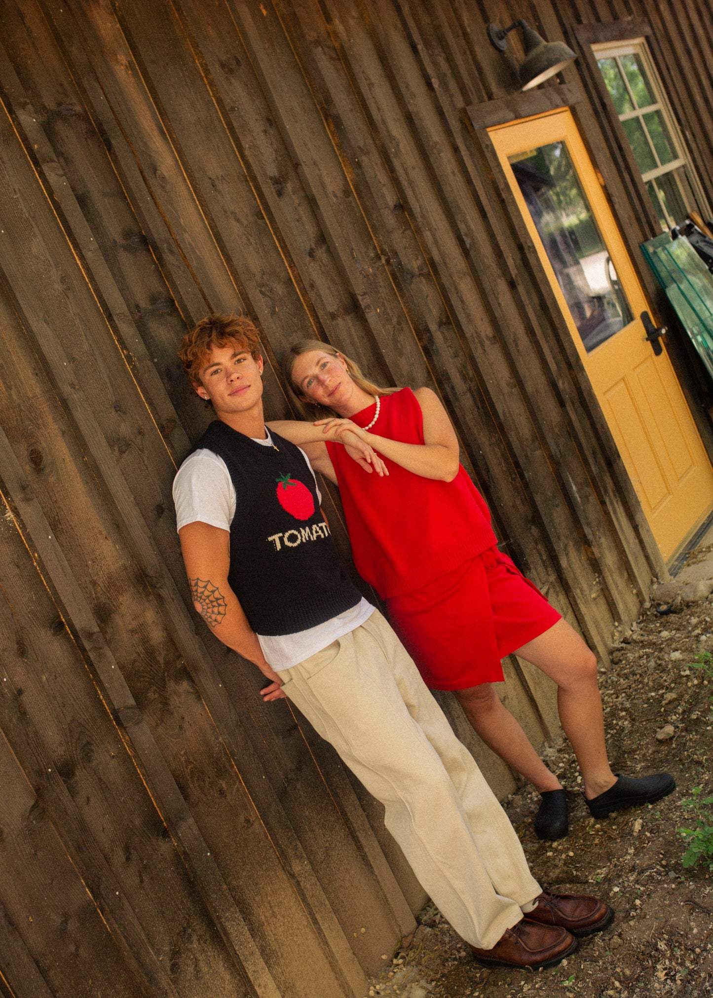 TOMATO SWEATER VEST